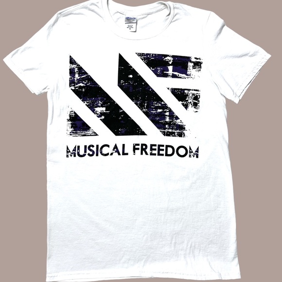 NWOT Musical Freedom Record Label Logo Gildan Graphic T-Shirt Unisex Sz S - Picture 1 of 6
